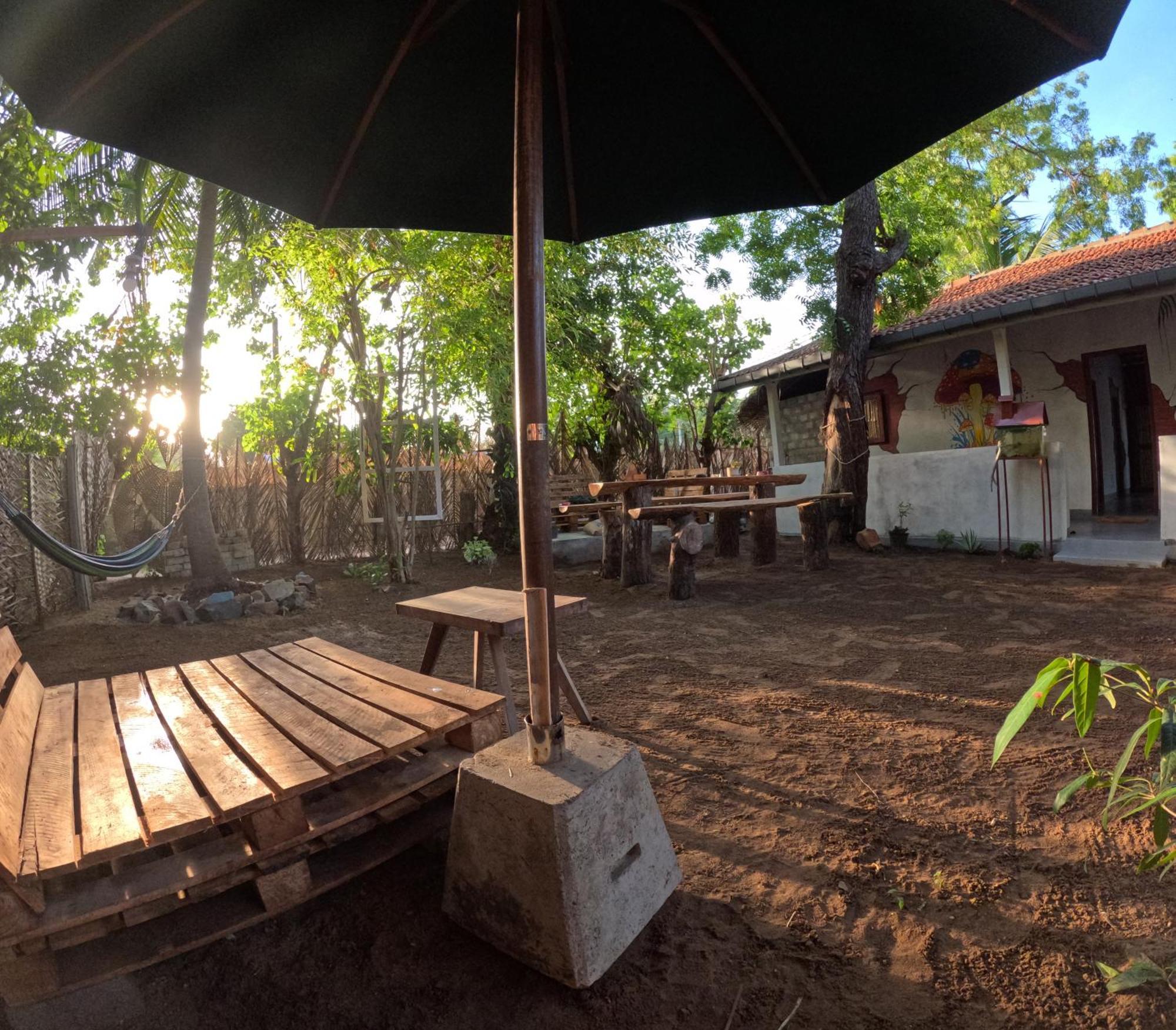 C U Hostel Trincomalee Exterior foto